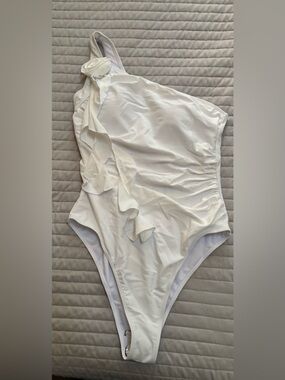 White One-Shoulder Ruffle Swimsuit